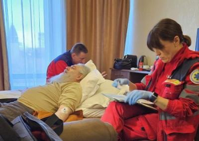 Митрополиту Арсению стало плохо на заседании суда в Днепре и его увезли в больницу