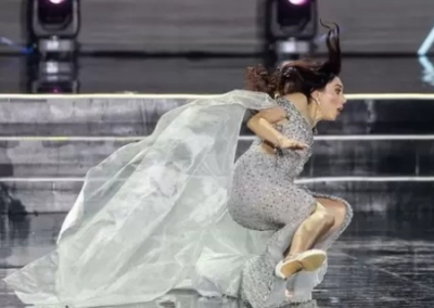 Вышедшая в финал конкурс красоты «Мисс Земля» украинка упала во время дефиле