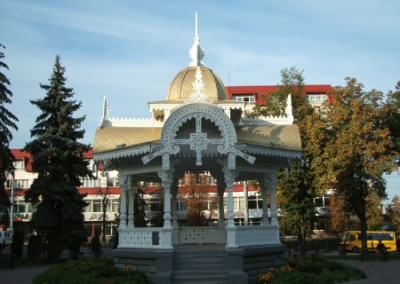 В Сумах художник-пенсионер развращал семилетних школьниц