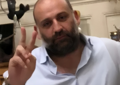 Коломойский: киллер, пытавшийся ликвидировать Миндича, получил пистолет с глушителем в посольстве Украины