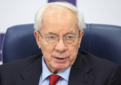 Азаров: Зеленский является препятствием к миру на Украине и не даст провести нормальные выборы