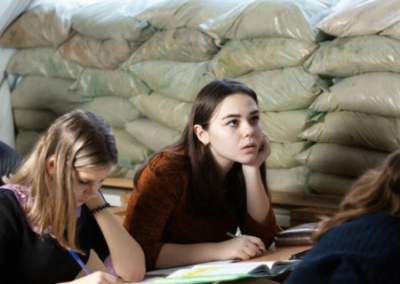 Тотальная милитаризация: украинских учителей обучают по армейским методичкам, школы и ВУЗы превращают в центры «нацсопротивления»