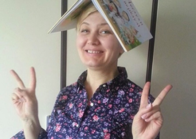 Ницой пошла по стопам Фарион. Русофобка домогается прохожих за русский язык