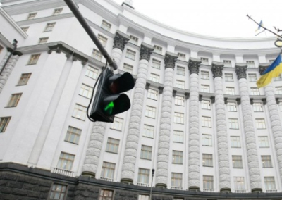 Кабмин обещает больше света населению. Эксперты сомневаются, поскольку дефицит мощностей сохраняется