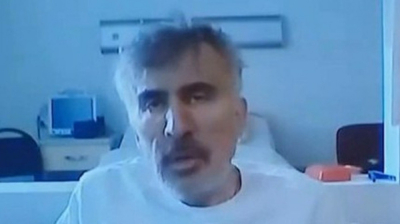 «Опять выпали волосы». Саакашвили изводит «канцерогенная цементная пыль»