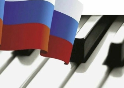 Российский песенный «культурный код» возглавили Гимн России, «День Победы», «Матушка Земля» Куртуковой и песня «Перемен» Виктора Цоя