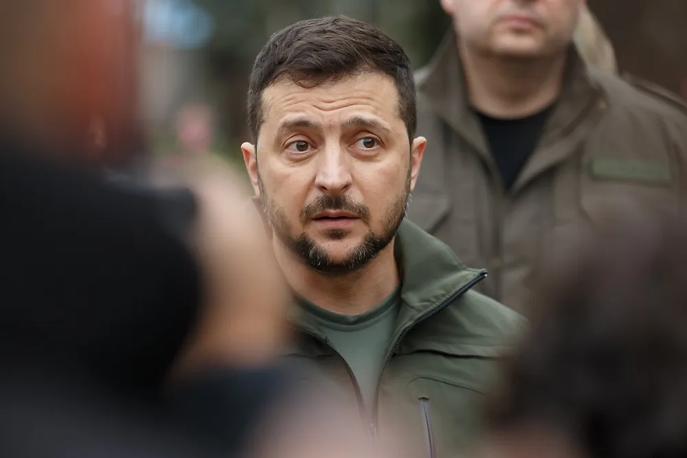 В Раде сочли идею Зеленского с референдумом хромой попыткой переложить всё на украинцев