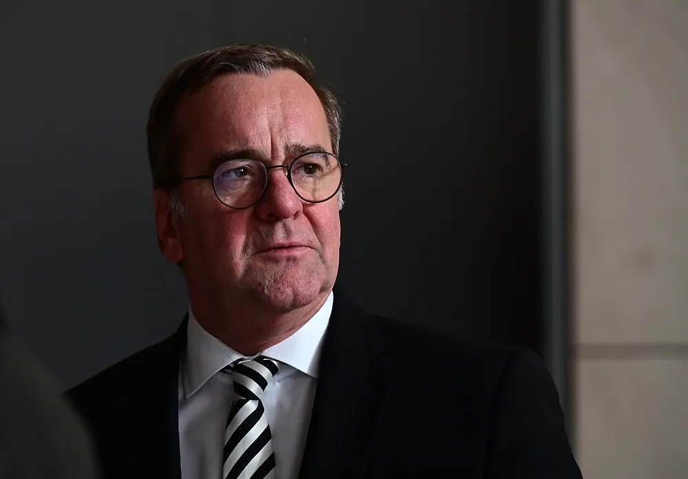 Обложка © Shutterstock / FOTODOM / blue spruce media