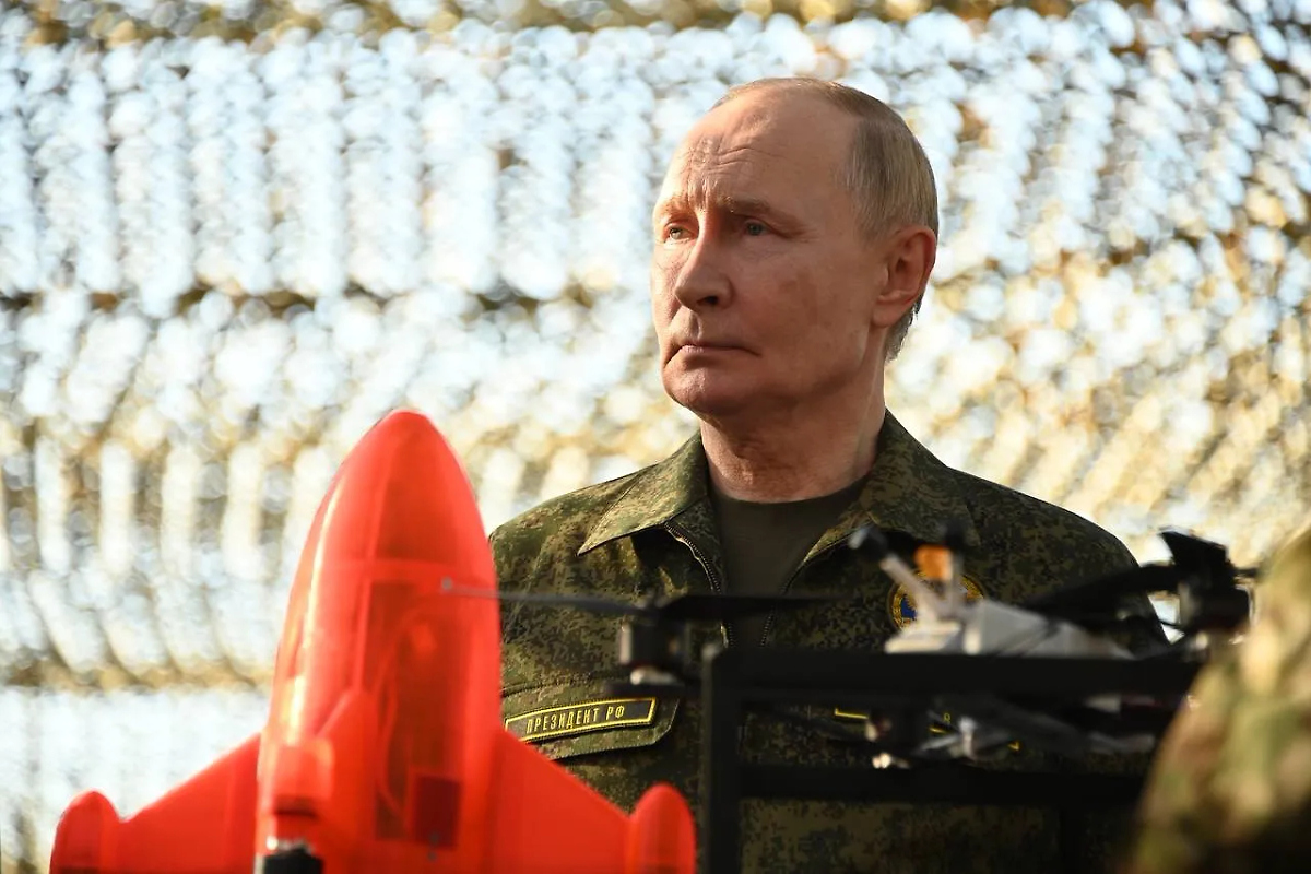 Песков сообщил, что Путин ежедневно встречается с участниками спецоперации