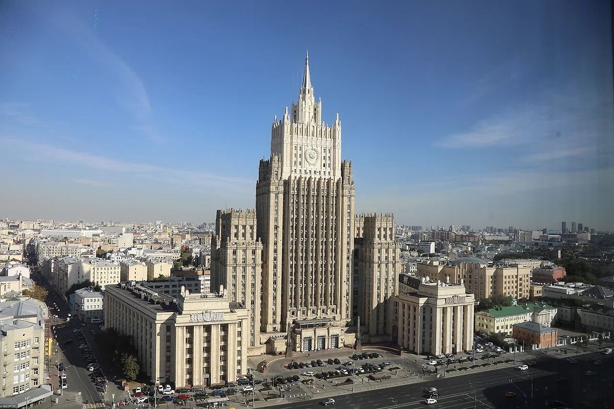 Переговоры по Украине должны идти в рамках, согласованных на Аляске, заявил Рябков