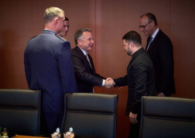 «Будут любой ценой тормозить и торпедировать мирный план». Что ожидать от переговоров США с Украиной в Берлине?