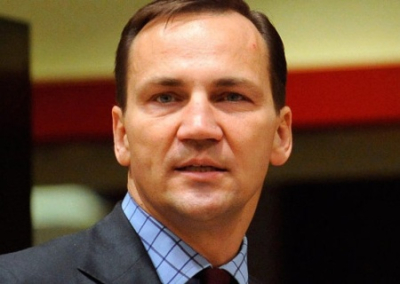 Сикорский поблагодарил Украину за то, что удалось выиграть время для усиления своих вооружённых сил