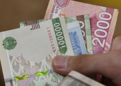 Борьба с теневой экономикой: в Узбекистане избавляются от наличных платежей