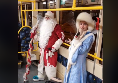 Участницу «Мисс Вселенной» из Латвии на родине раскритиковали за не «нордический» костюм «русской Снегурочки»