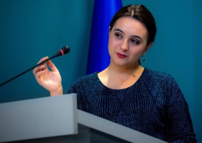 Экс-пресс-секретарь Мендель обвинила Украину в обстрелах РФ