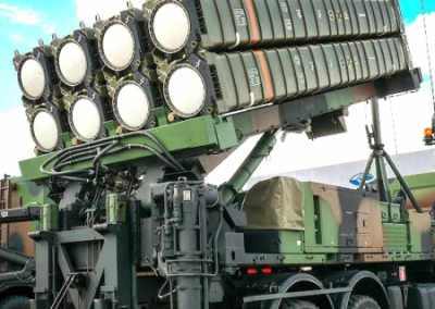 Самолеты, ракеты к ПВО и авиабомбы: Франция нацелена на продолжение войны на Украине