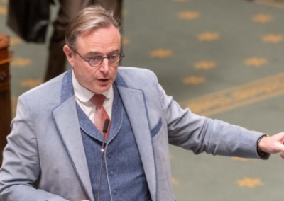 Барт Де Вевер: Евросоюз не воюет с Россией, поэтому мы не можем забрать чужие деньги