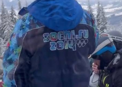 Одна куртка — и ты враг: мужчина в куртке «Сочи-2014» на украинском курорте в Буковеле довел соцсети до истерики