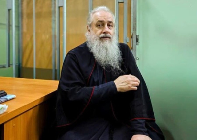 Суд отказывается госпитализировать митрополита Арсения. Cвященника оставили за решеткой ещё на 60 дней
