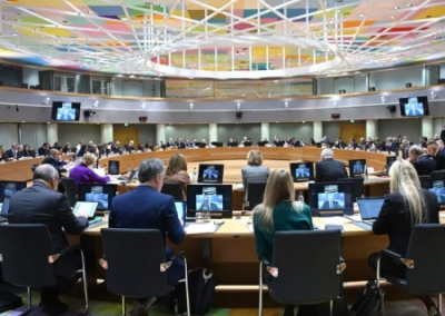 «Брюссель охвачен военным фанатизмом»: с ЕС открыто признали готовность продолжать конфликт на Украине