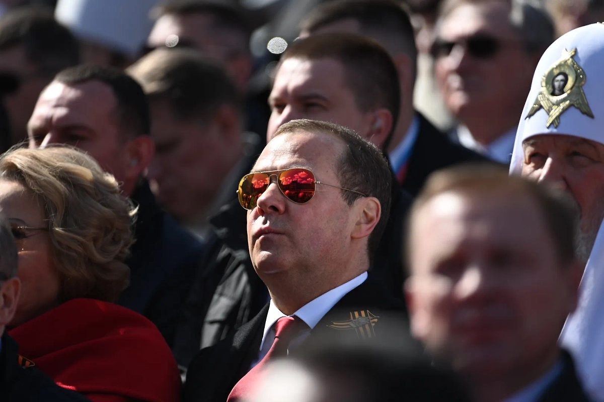 Медведев назвал удар «Орешника» по целям на Украине спасительным уколом галоперидола