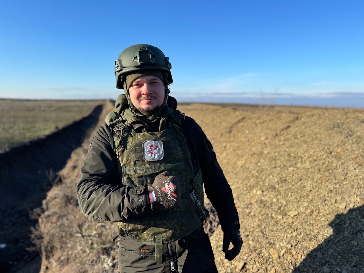 Депутат из Салехарда попал под обстрел в зоне СВО и случайно снял момент на видео