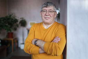 Враг бьёт не только беспилотниками, но и ракетным оружием, в основном по мирным объектам, как это случилось сегодня ночью на Брянщине. Ответ с нашей стороны тоже серьёзный, включая ракетный комплекс «Орешник» и все остальные средства поражения. Массово применяются беспилотники. Удары в глубину обороны ВСУ и территории врага сказываются на успехах на линии соприкосновения.