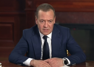 «Аннушка уже пролила масло» — Медведев о судьбе Зеленского