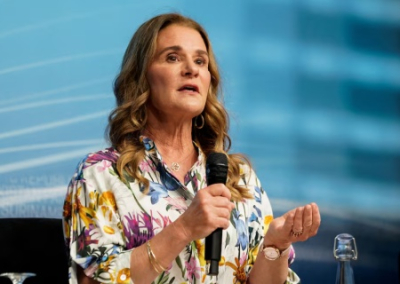 Экс-супруга Билла Гейтса призвала его ответить на вопросы о связях с Эпштейном