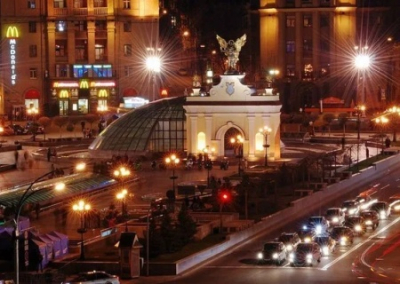 «Третий рейх» в центре Киева: мужчина открыто демонстрировал тату с именем Гитлера