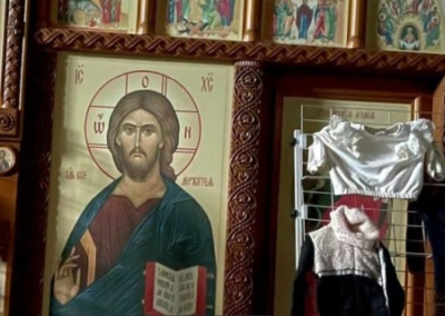 В захваченном храме Спаса Нерукотворного сторонники ПЦУ устроили склад одежды