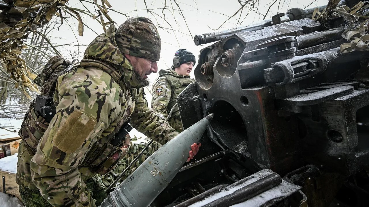 Бои за Купянск 15 февраля: российские войска продвинулись в городской черте, железнодорожный узел блокирован, противник отходит, последние новости о боях и изменении линии фронта