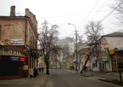 Мать присвоила деньги сына-военного, пока он был в плену, выписала из квартиры и уехала в Европу