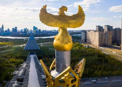 В Конституции Казахстана уточнили статус русского языка