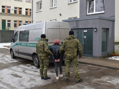 Из Польши депортировали украинку за вождение в пьяном виде и нападение с ножом на иностранца