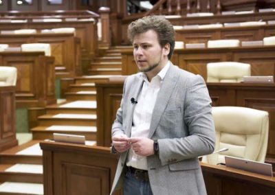 Правящий режим в Молдавии намерен лишать учителей дипломов за «российскую пропаганду»