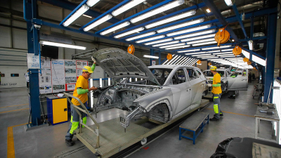 Казахстан зеркально повысит утильсбор на автомобили из России