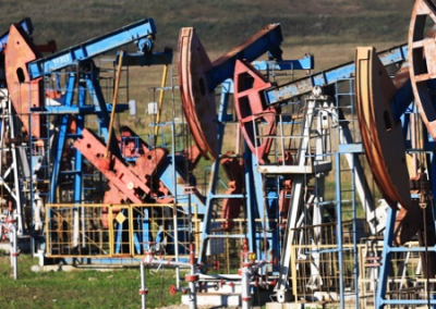 Стоимость нефти достигла почти $120. Трамп оправдался временным подорожанием