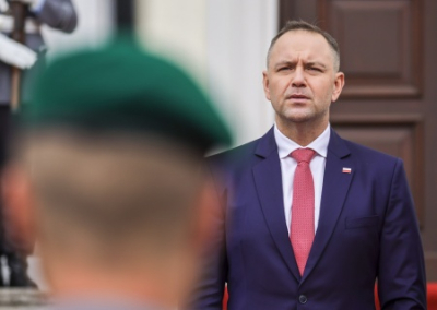 Туск созывает правительство после вето Навроцкого на €44 млрд кредитов ЕС для армии Польши