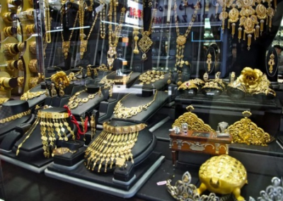 В Дубае продают золото с большими скидками из-за закрытого неба и проблем с вывозом